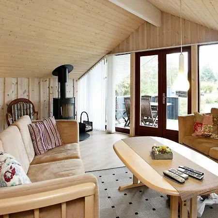 Three-bedroom Holiday In 8 Feriehus